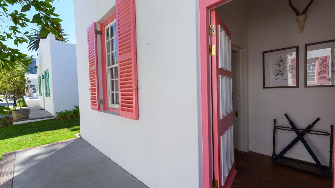 Drostdy Hotel Graaff-Reinet Exterior foto The Pink House