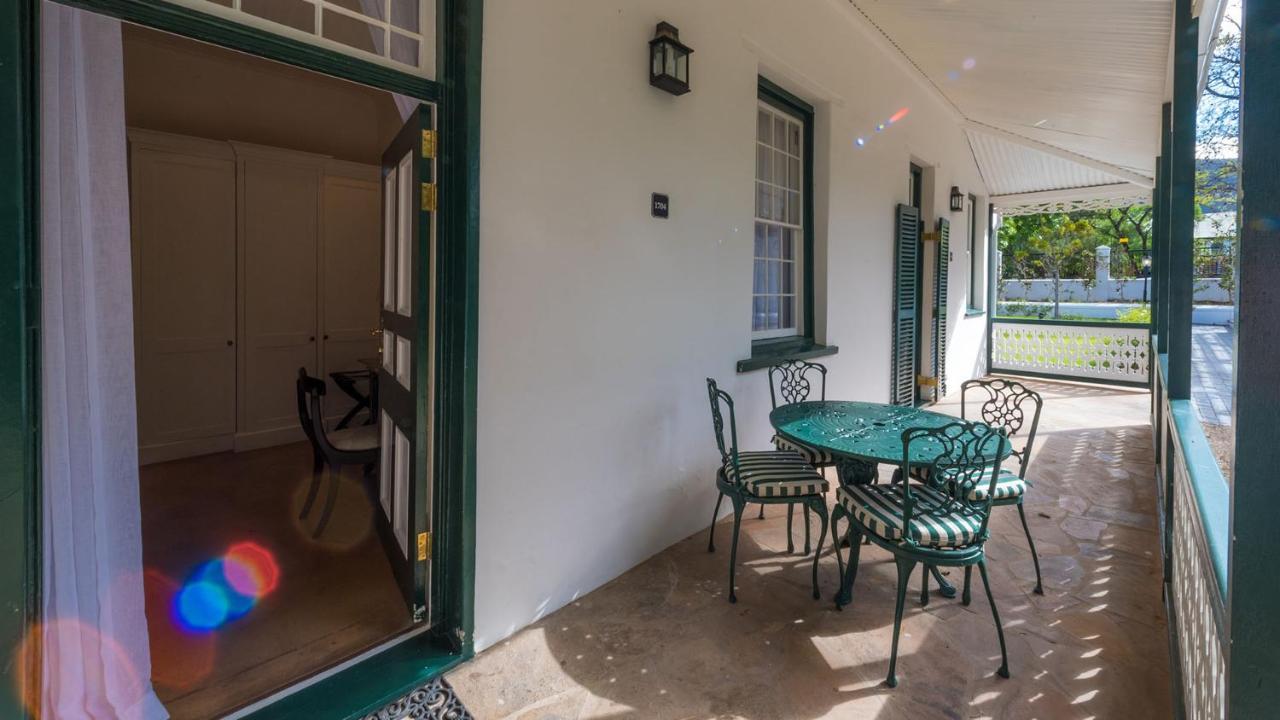 Drostdy Hotel Graaff-Reinet Exterior foto Verandah of the house