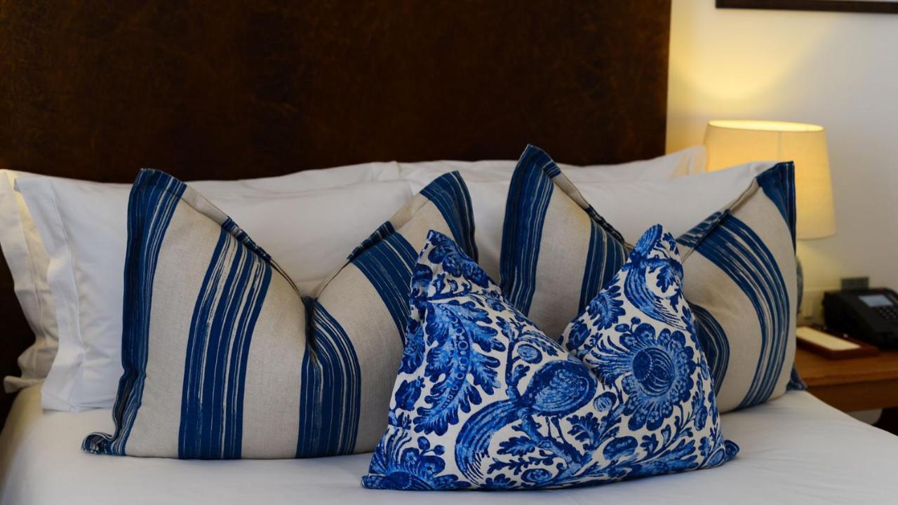 Drostdy Hotel Graaff-Reinet Exterior foto Cushions