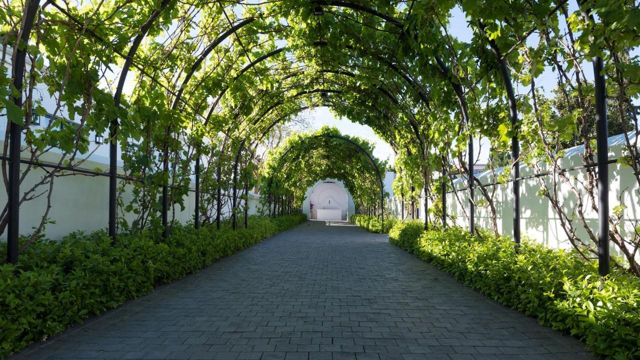 Drostdy Hotel Graaff-Reinet Exterior foto The Pergola