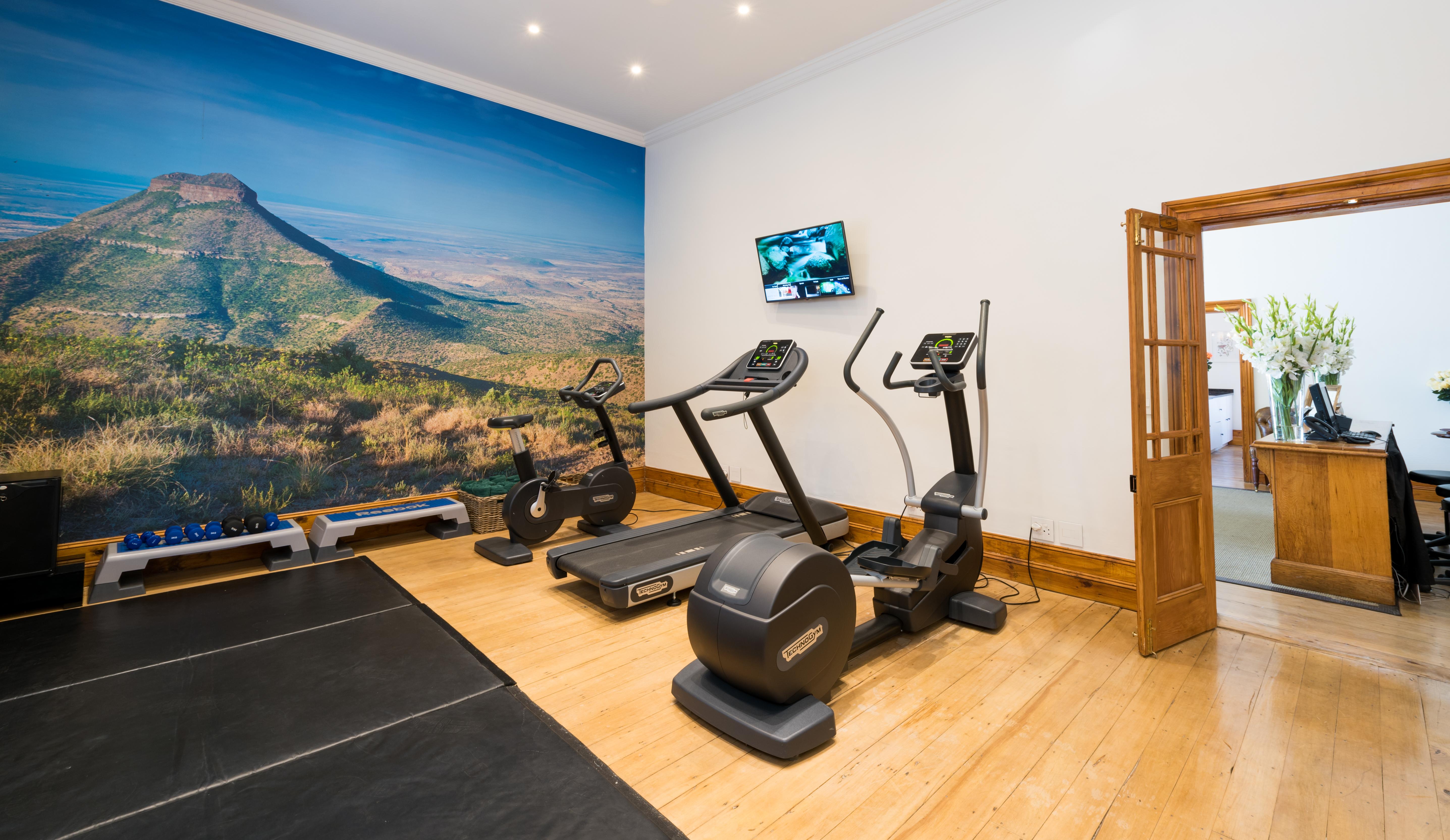 Drostdy Hotel Graaff-Reinet Exterior foto The gym at the hotel