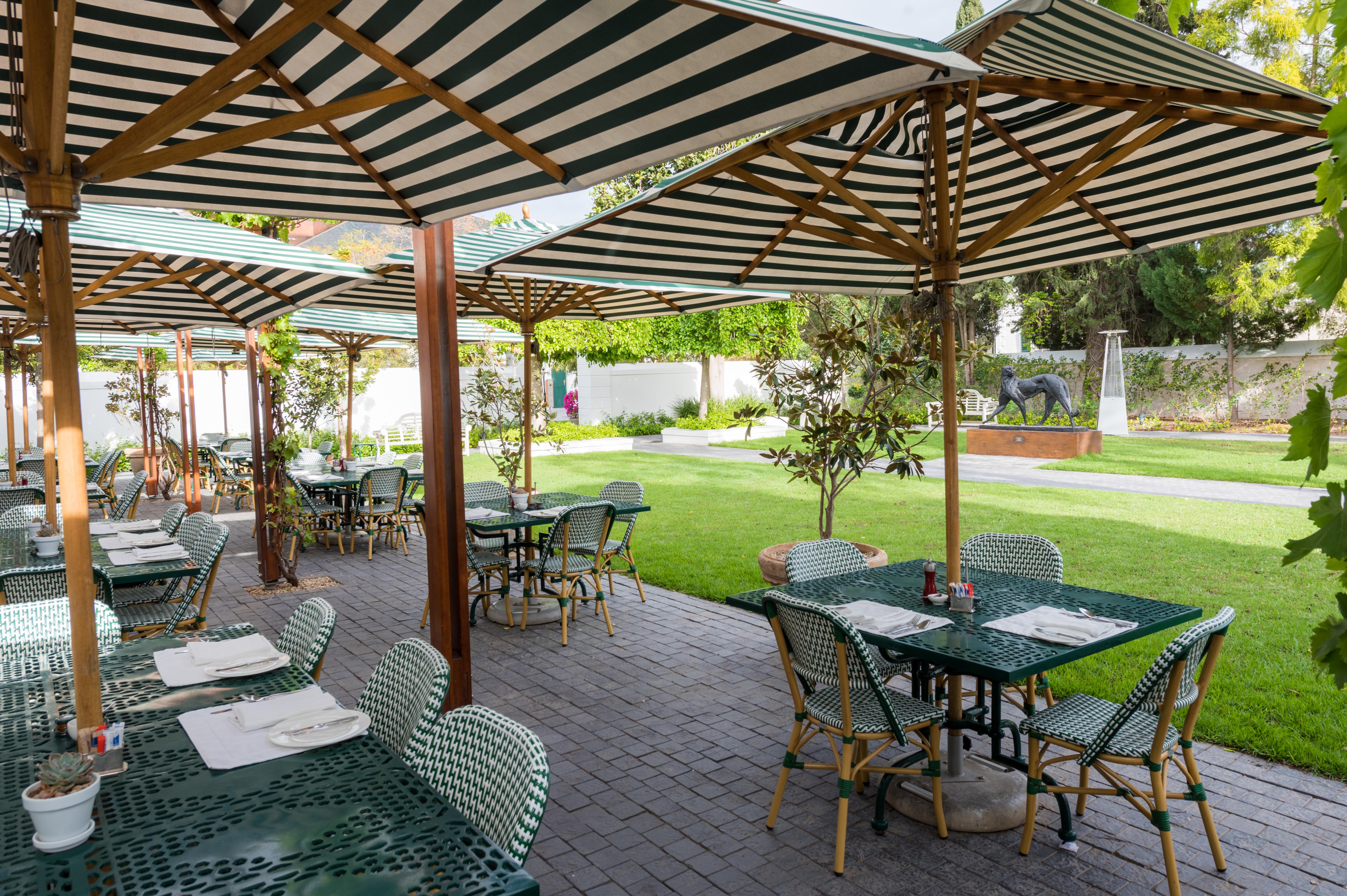 Drostdy Hotel Graaff-Reinet Exterior foto The restaurant at the National Gallery of Victoria